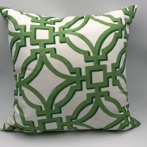 NWOT Ryan Studio Luxury Accent Pillow